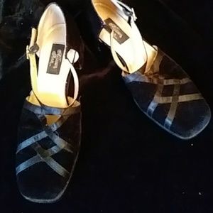 Allison Ann velvet/ribbon w strap flats-sz 5M
