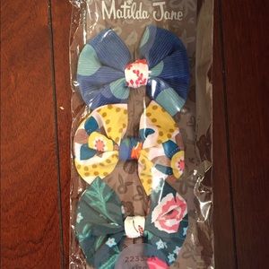 MJ bows new in package