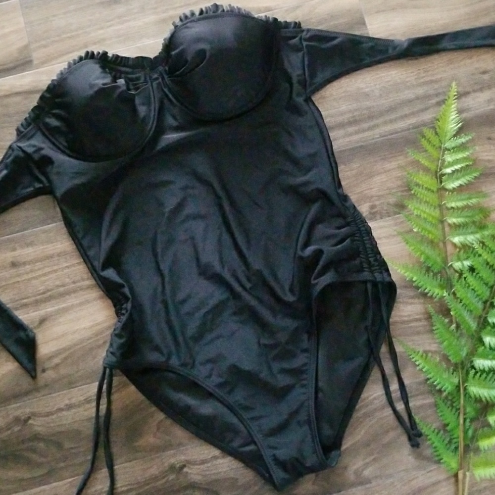 🌴 Xhilaration One piece swim suit🌴