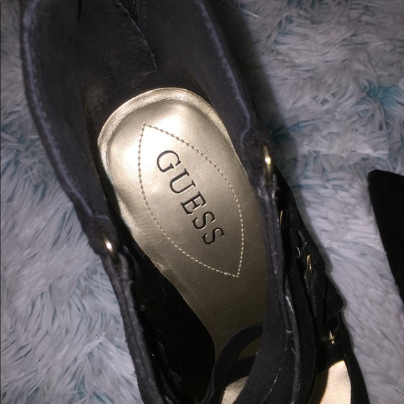 ✨GUESS POINTED TOE HEELS✨ - Picture 5 of 8