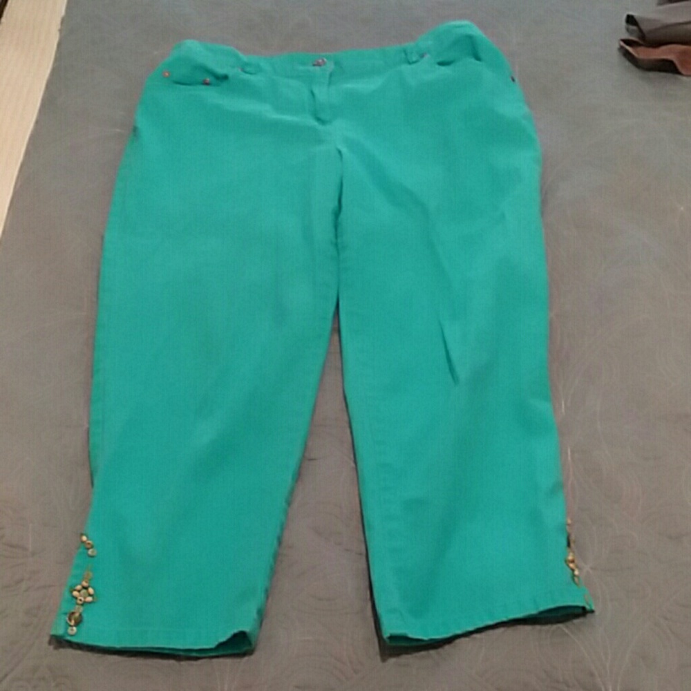 Women's Capris