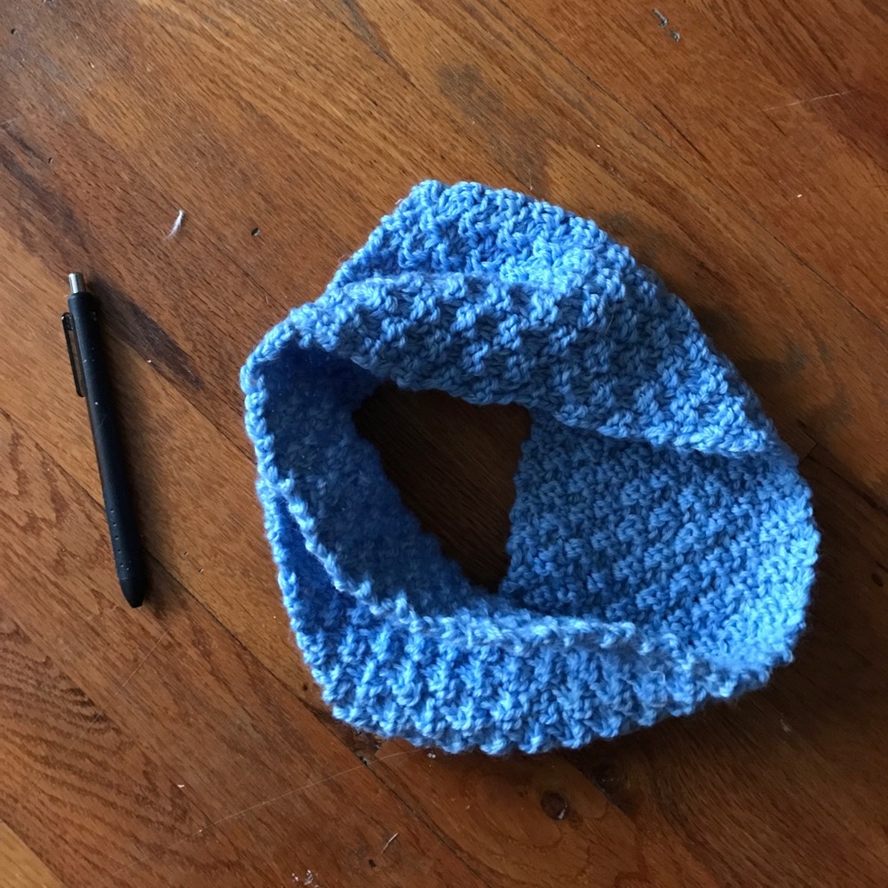 Small infinity scarf