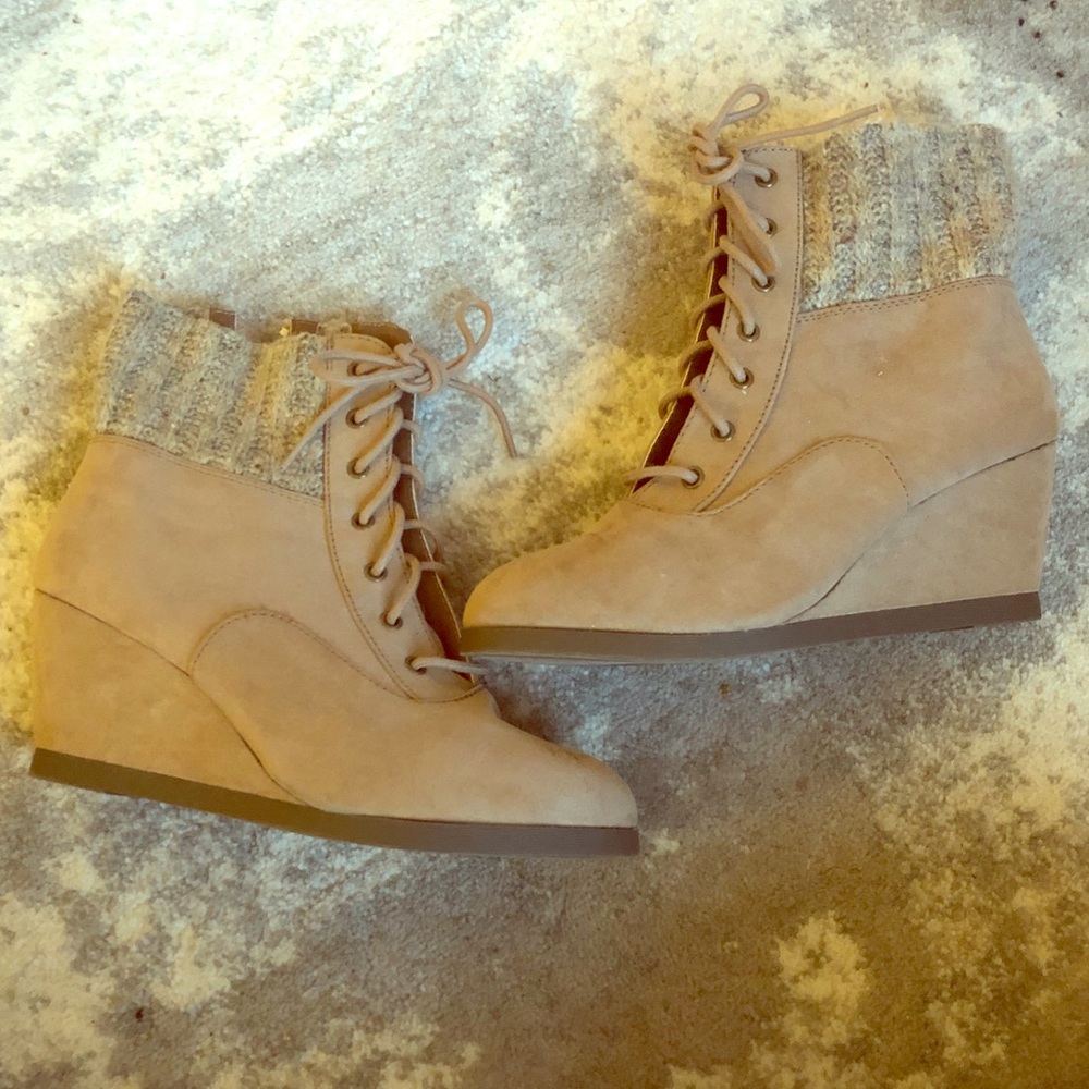 New wedge suede SO boots size 8.5
