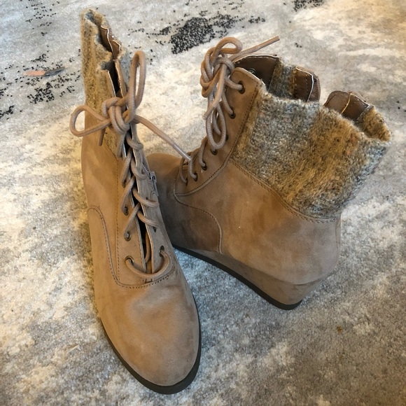 New wedge suede SO boots size 8.5 - Picture 6 of 8