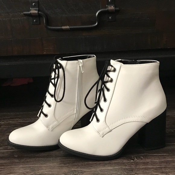 SIZE 7.5 Soda white lace up ankle boots - Picture 2 of 3
