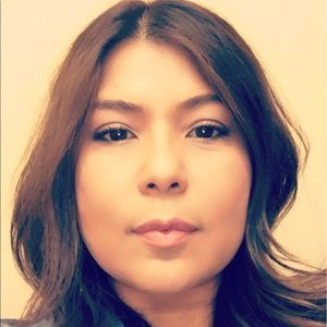 Meet your Posher, Claudia