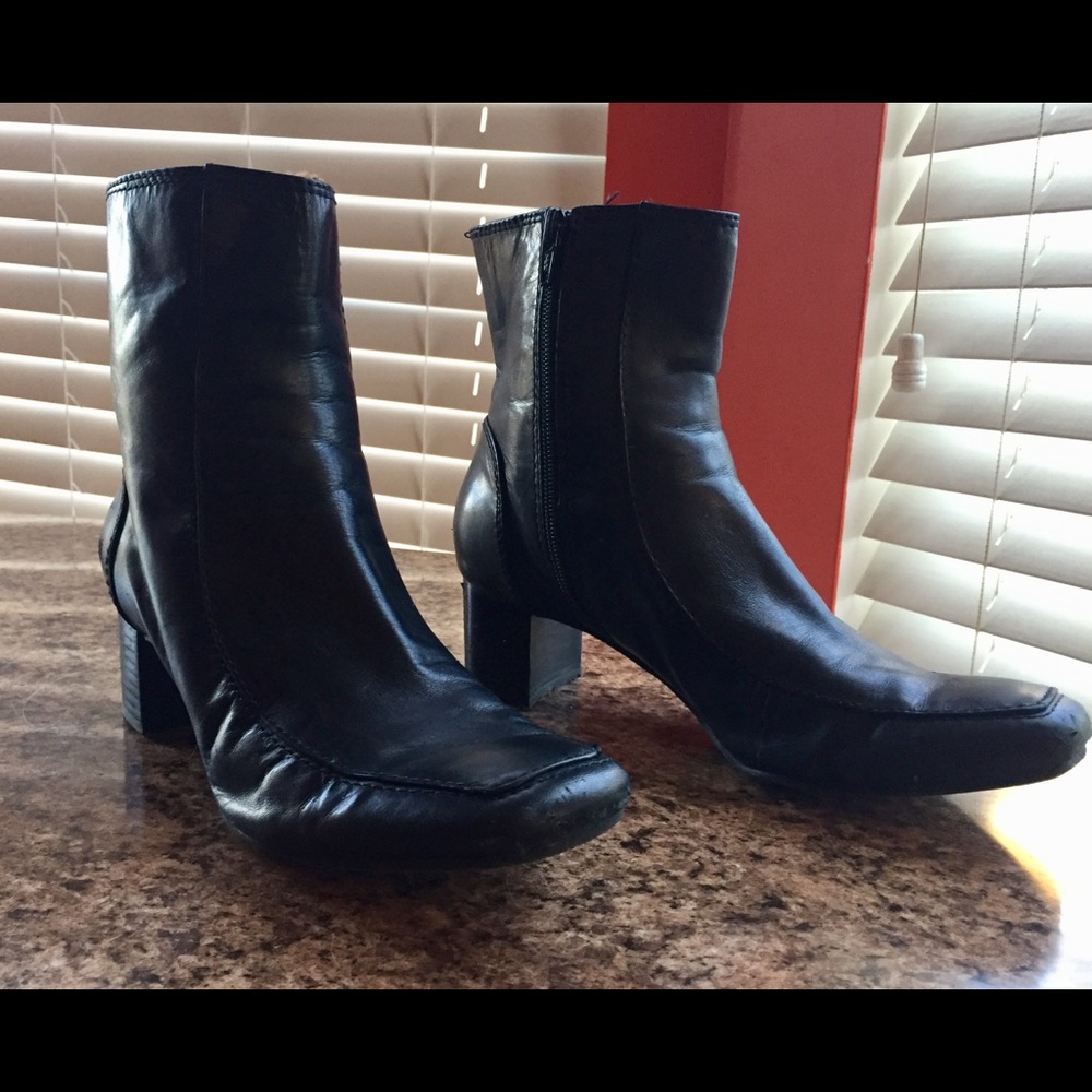 Like new Nine West Leather Ankle Boots 