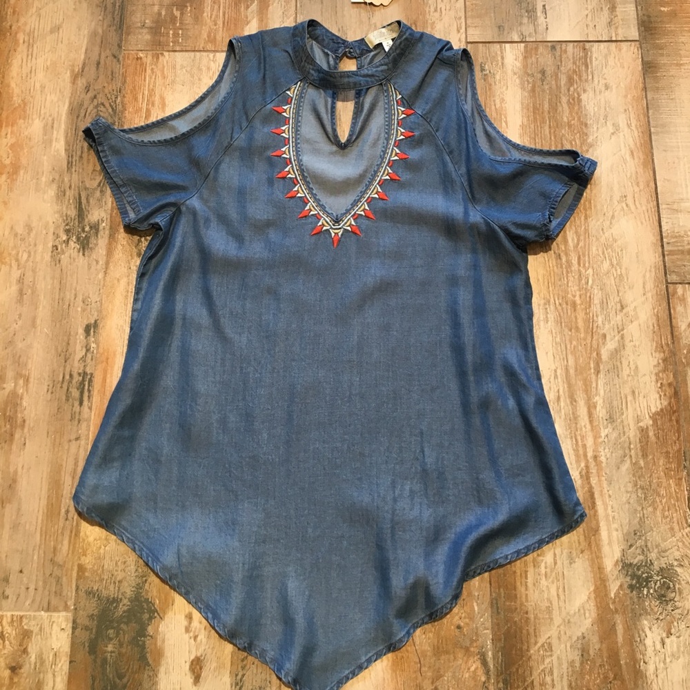 Cold shoulder tencel denim blouse.