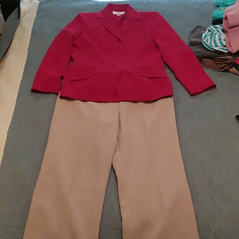 Women's Pant Suit