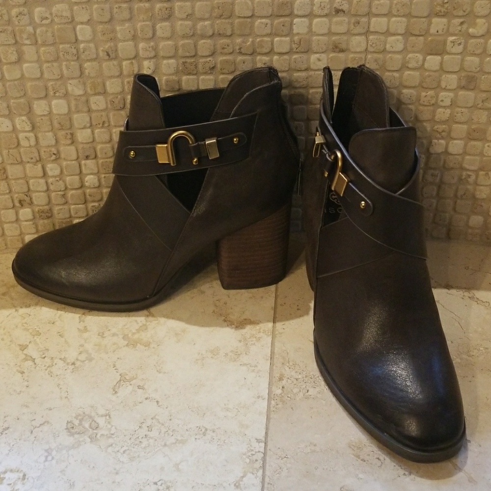 Isola Booties