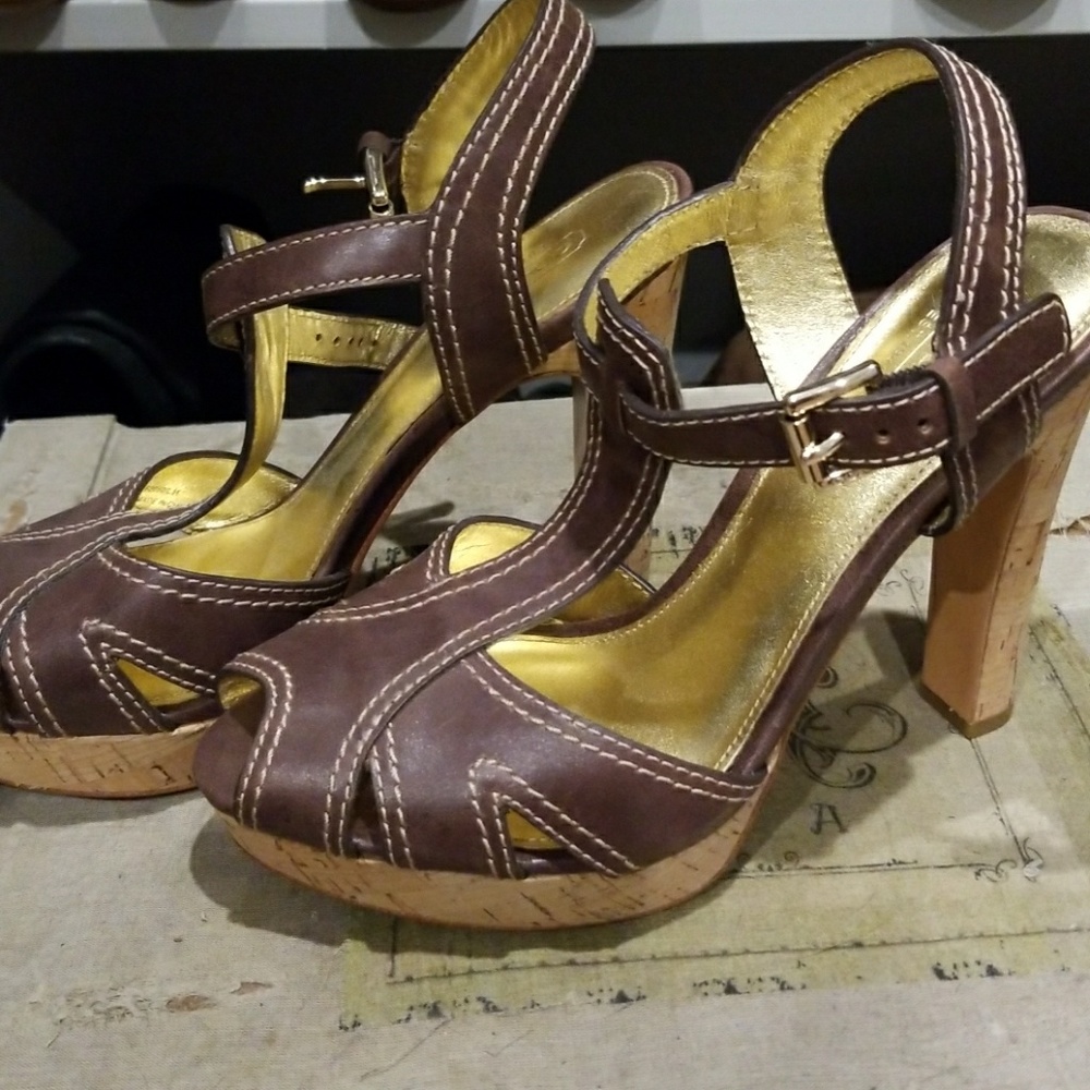 Heeled leather sandals