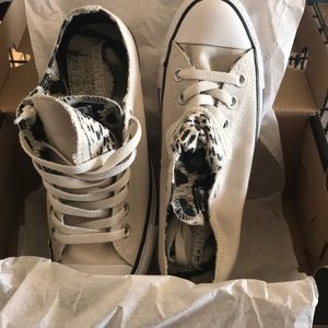 Converse all-star size 7 - brand new!