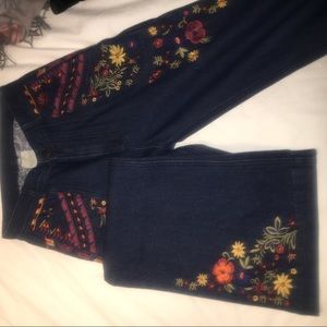 AMAZING embroidered high waisted flare jeans