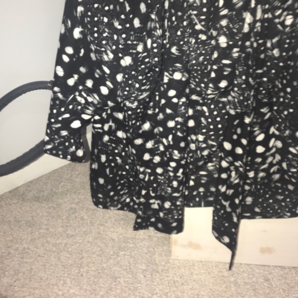 White and black light cardigan - Picture 2 of 2