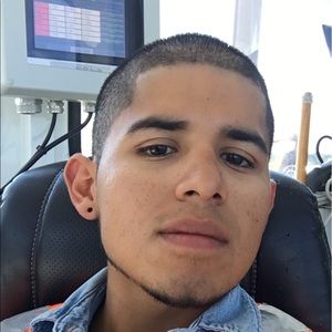 Meet your Posher, Tomas