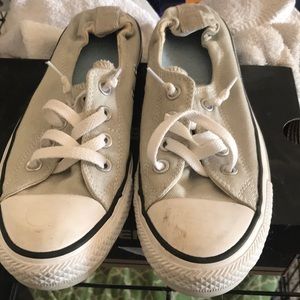 Size 8 converse - elastic back