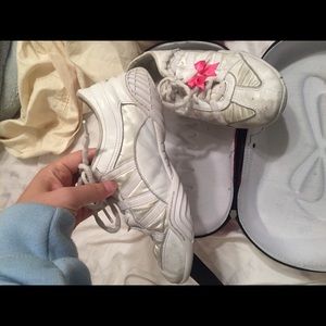 Nfinity cheer shoes
