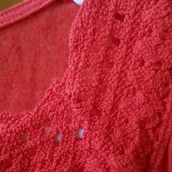 NWT Red Top from Old Navy ..Cap ruffle sleeves - Picture 4 of 6