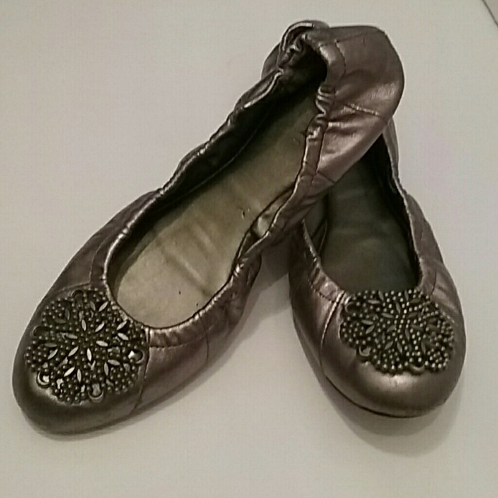 Tahari pewter ballet flats