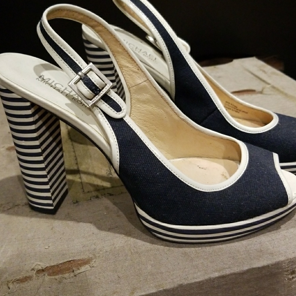 Heels - Picture 4 of 4