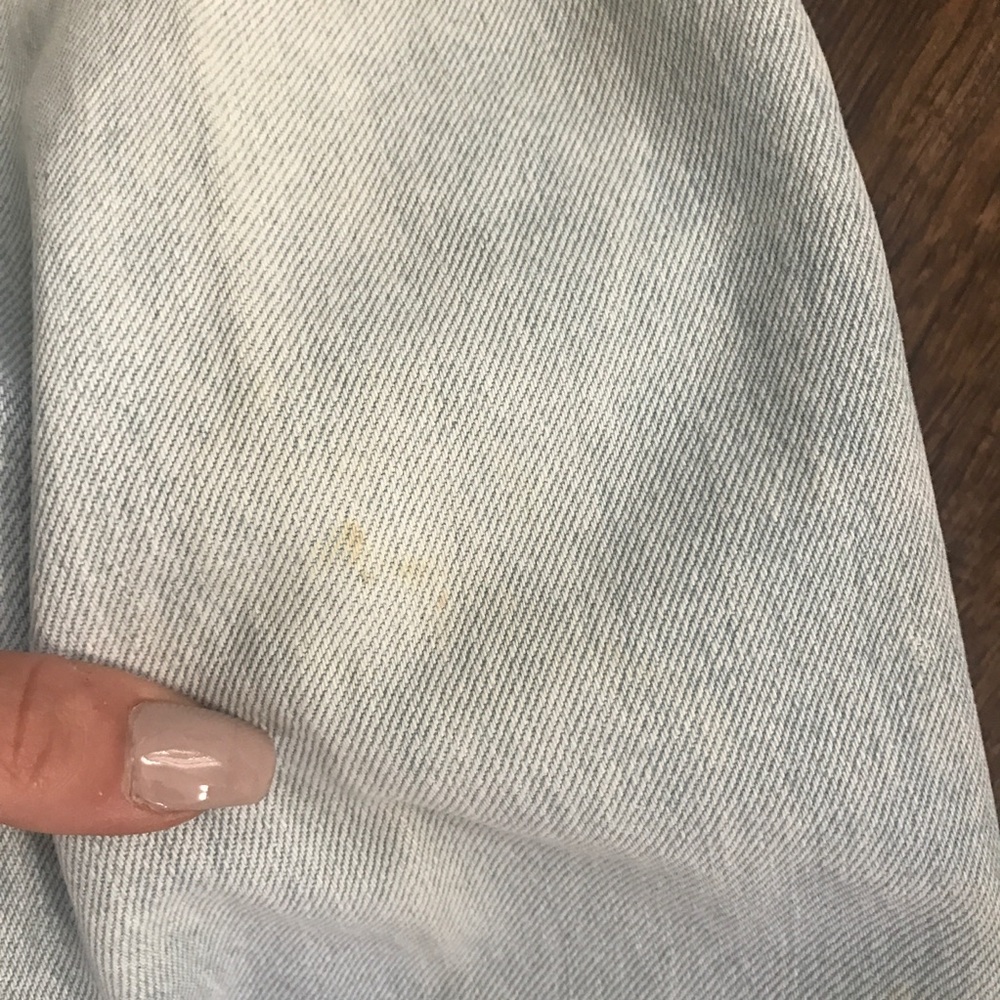 Guess • Vintage Light Wash High Rise Mom Jeans - Picture 8 of 8
