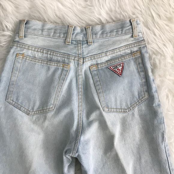 Guess • Vintage Light Wash High Rise Mom Jeans - Picture 5 of 8