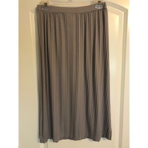 Forever 21: Mid-length Skirt!