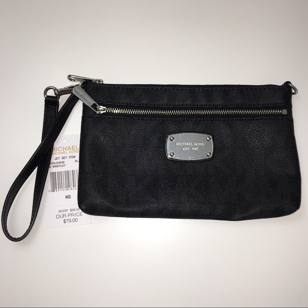 MICHAEL KORS LG black wristlet