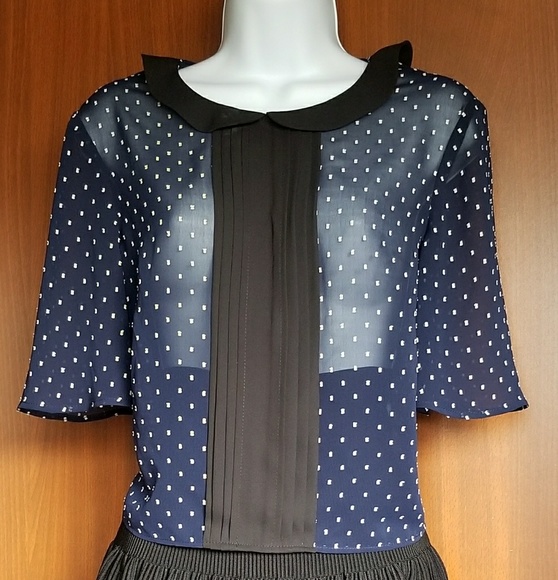 BCBGMAXAZRIA Top - Picture 1 of 1