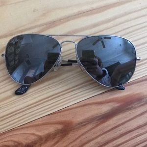 Ray Ban Aviators!