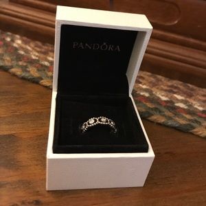 Pandora Her Majesty Ring.
