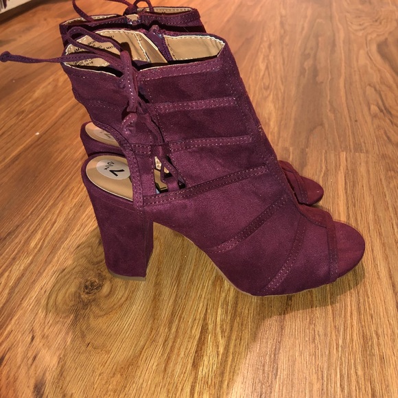 XOXO Shoes - Maroon heels