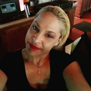 Meet your Posher, Candice