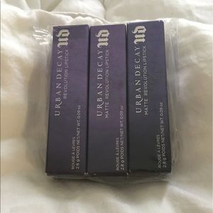 Urban decay matte revolution lipstick