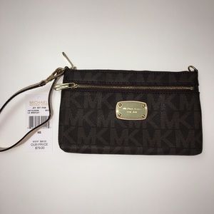 MICHAEL KORS LG Brown wristlet