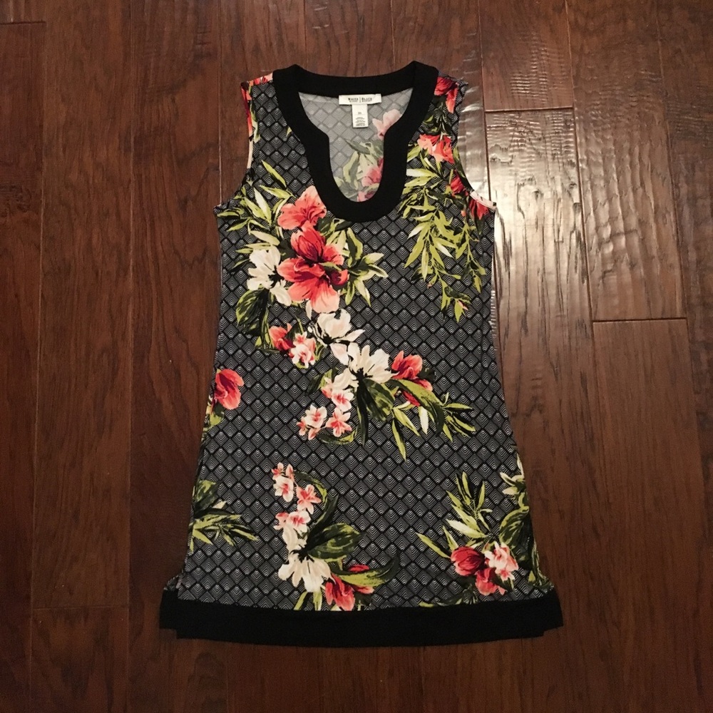 White House Black Market sleeveless tunic top