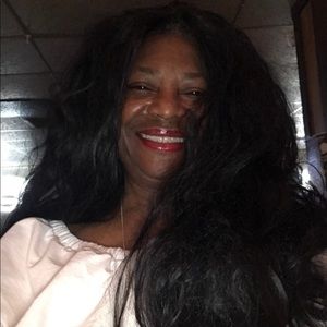 Meet your Posher, Shirley