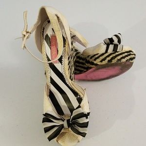 Betsey Johnson Wedges