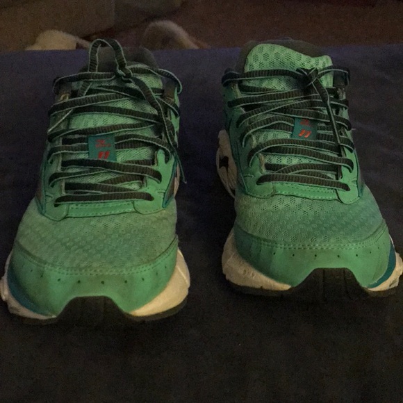 Mizuno running shoes - Picture 2 of 5