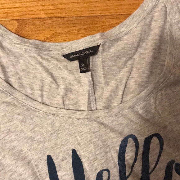 Hello Weekend Cute Banana republic graphic tee - Picture 2 of 2