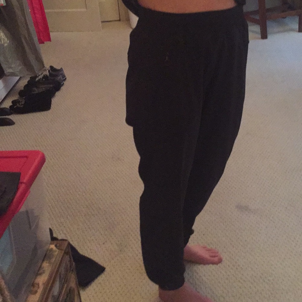 Lululemon black nylon joggers size 4