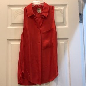 Sleeveless blouse