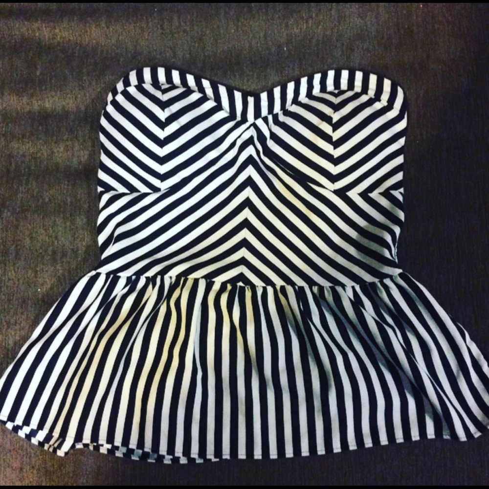 Strapless top