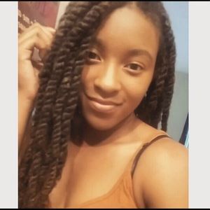 Meet your Posher, Hannah