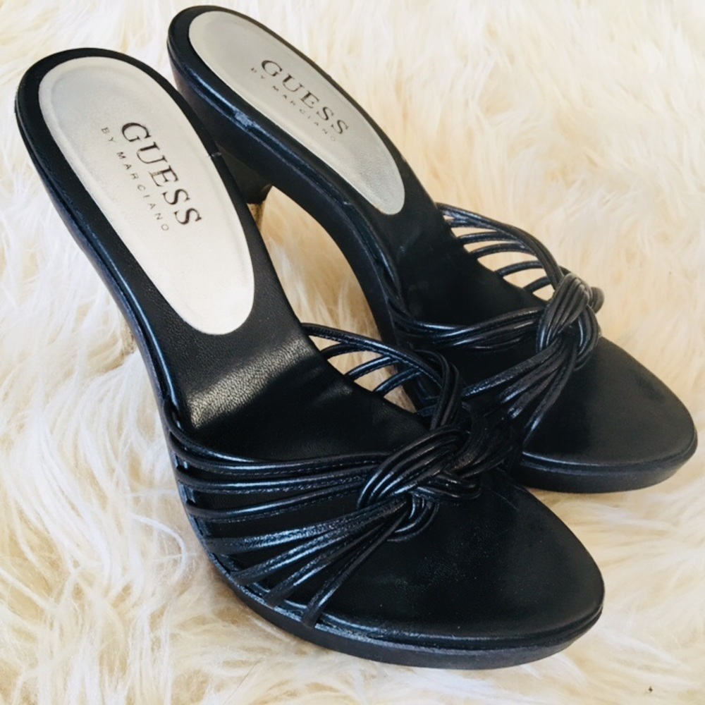 Guess ❦ Pretzel Black Leather Pumps