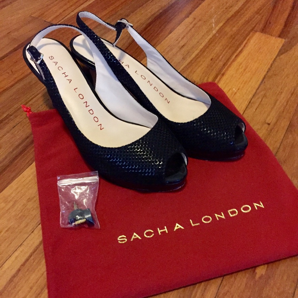Black peep toe heel