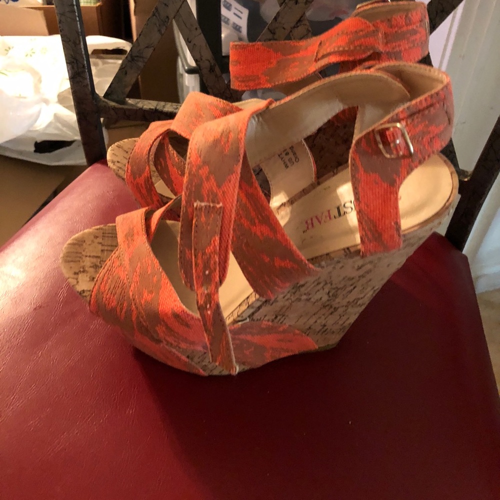 Wedge shoe size 8
