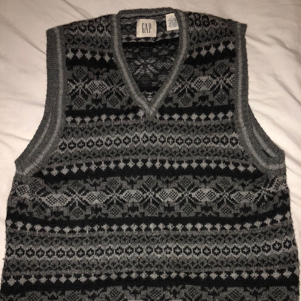 Sleeveless Gap wool sweater