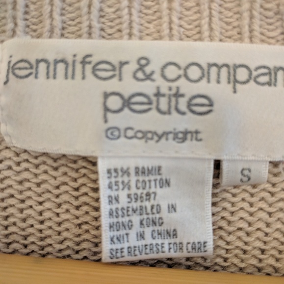 Vintage sweater🌹 - Picture 3 of 5