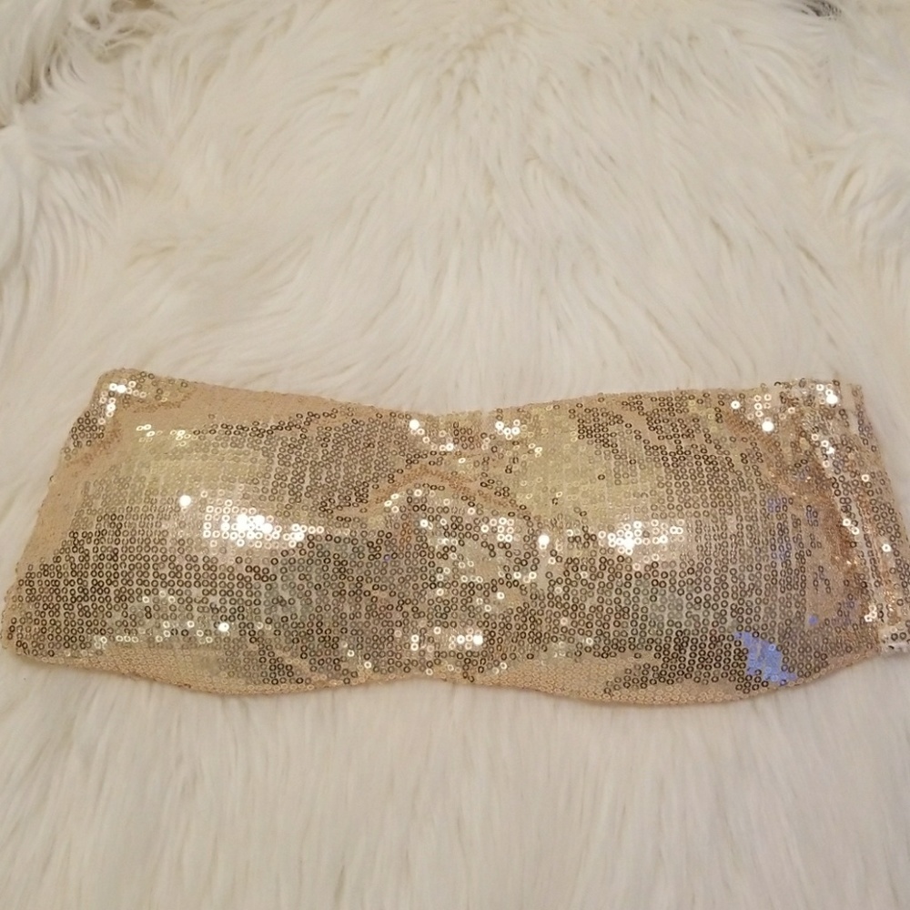 Padded and u can add straps!